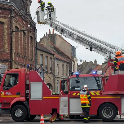 Saint-Omer : un feu de toiture provoque d'importants dégagements de...