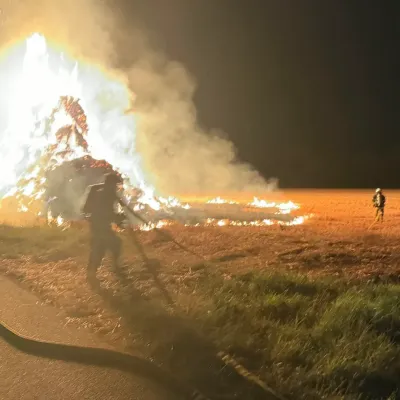Bourbourg : un incendie détruit 80 balles de paille rue du Château
