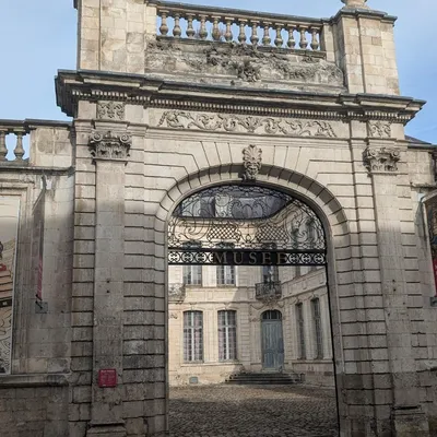 Saint-Omer : caméras, alarmes... la Ville renforce la sécurité des...