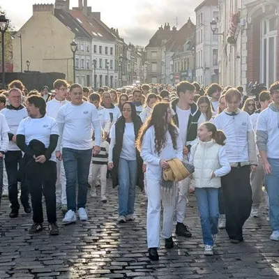 Saint-Omer : beaucoup de monde à la marche blanche pour rendre...