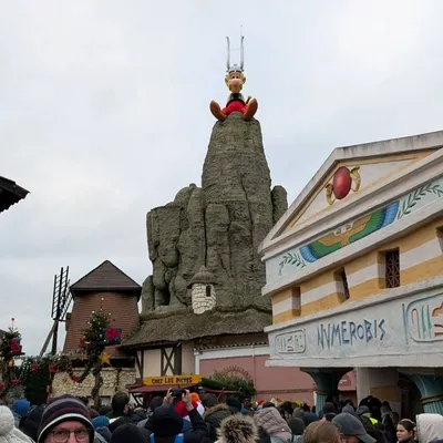 Le parc Astérix recrute 2500 personnes