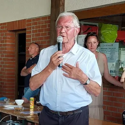 Wardrecques : tout un village pense à son maire, Louis Cainne,...