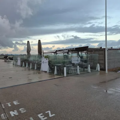 Dunkerque : sur la digue de Malo, les commerçants se préparent au...