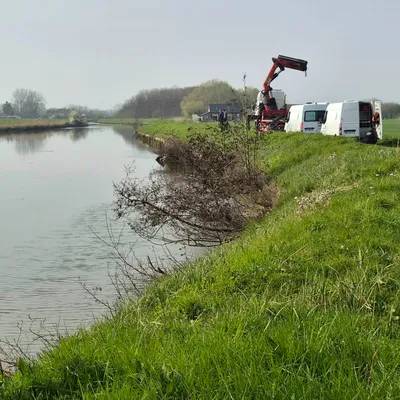 Découverte d'ossements dans une voiture immergée dans le canal...