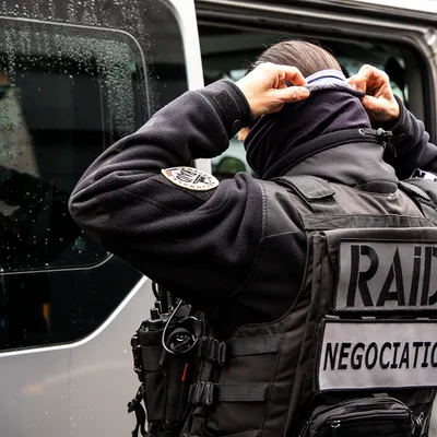 Calais : un homme retranché armé chez lui, le RAID mobilisé