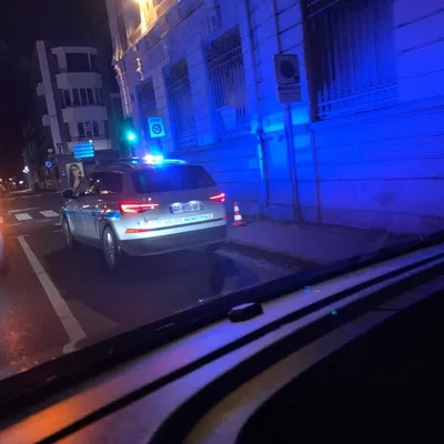 Une femme chute du deuxième étage après un différend familial à...