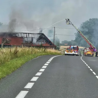 La foudre embrase une maison à Rexpoëde