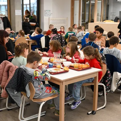 À Dunkerque, les tarifs de la cantine scolaire baisseront à la...
