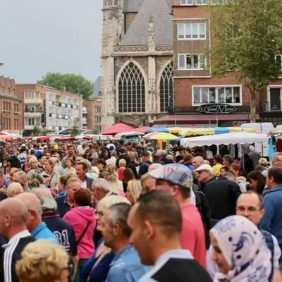 La braderie du 15 août à Dunkerque, de bonnes affaires et quelques...