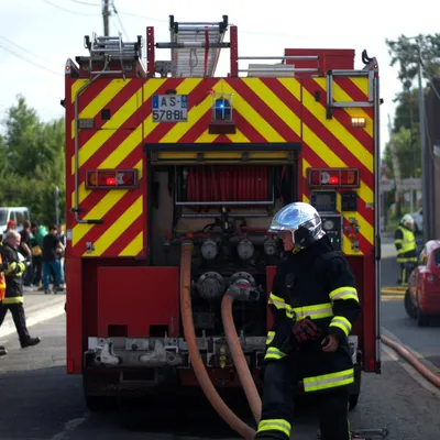 Saint-Martin-lez-Tatinghem : 20 pompiers interviennent pour un feu...