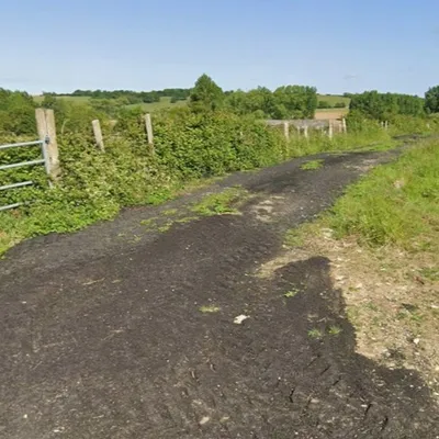 Un camion termine sa route dans un fossé à Belle-et-Houllefort