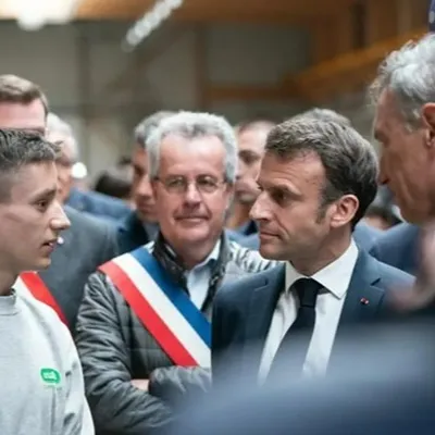 Emmanuel Macron en visite chez ArcelorMittal Dunkerque -...