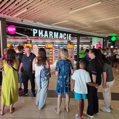 Eclipse solaire : des bagarres et un vol au niveau de la pharmacie...