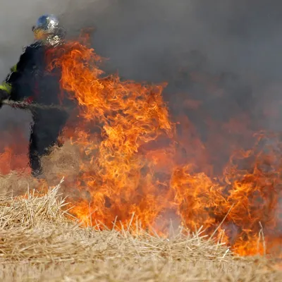 Fresnoy : deux feux de ballots de paille détruisent 4 hectares au...