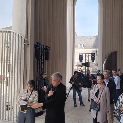 Angers. La galerie de la cathédrale d'Angers, un "projet...