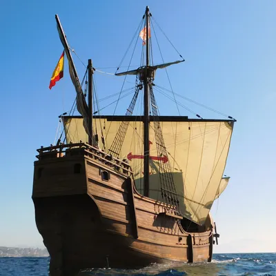 La réplique du navire de Christophe Colomb accoste et se visite...