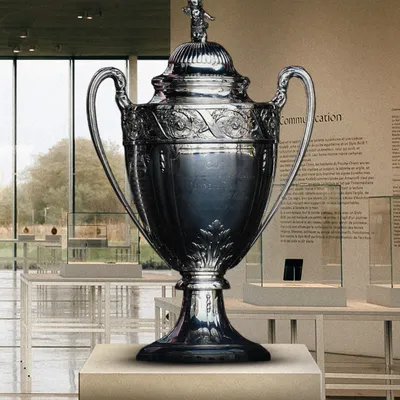 La Coupe de France exposée au Louvre-Lens !