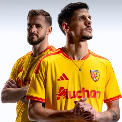 Le RC Lens dévoile son nouveau maillot domicile