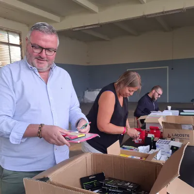 Nouvelle distribution de kits de fournitures scolaires à Mazingarbe