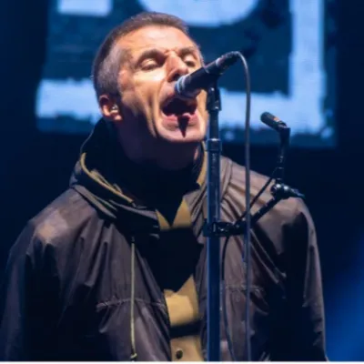 Oasis avance l'un de ses concerts au Stade de France