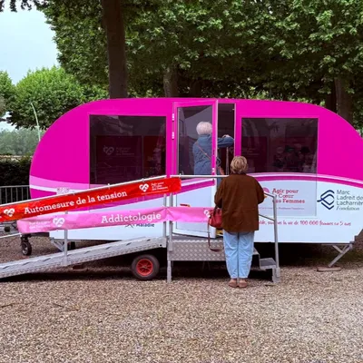 Le Bus du Coeur des Femmes arrive à Lens