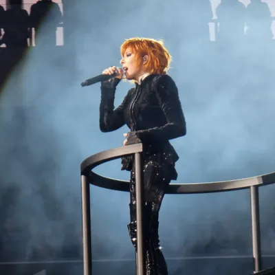 Mylène Farmer signe un titre pour le film Scrooge