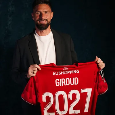 Olivier Giroud prolonge au LOSC !