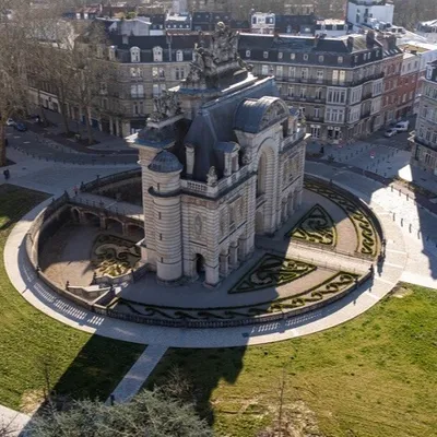 Un rassemblement à Lille en soutien aux commerçants impactés par...