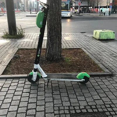 Trottinettes électriques : le port du casque bientôt obligatoire...