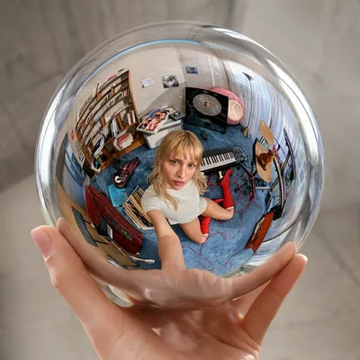 Angèle sort Instinct, son troisième album