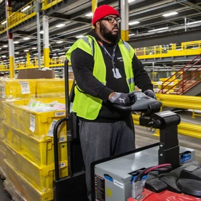 La Poste et Amazon recrutent 13 000 saisonniers pour les fêtes