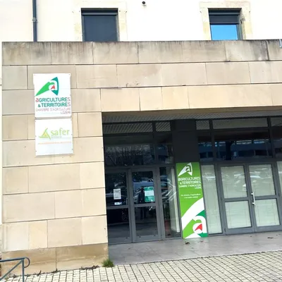 La chambre d'agriculture de Lozère a-t-elle ou non été mise sous...