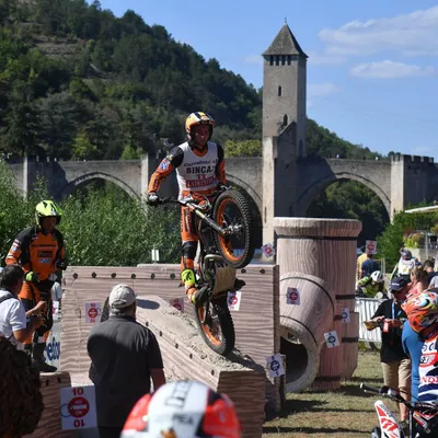 Cahors : les meilleurs pilotes mondiaux au pied du pont Valentré