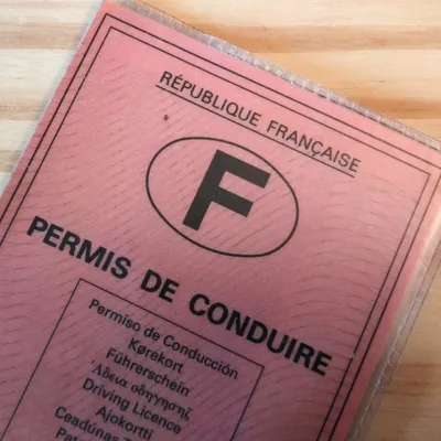 Téléphone au volant : permis suspendu cet été