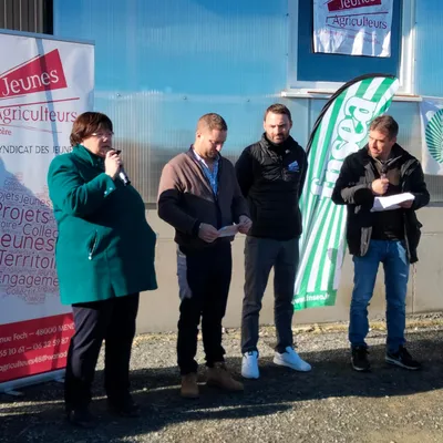 Le président des Jeunes Agriculteurs en visite en Lozère