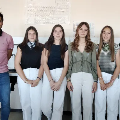  Elles sont en finale  d’un concours national  scientifique  ! 