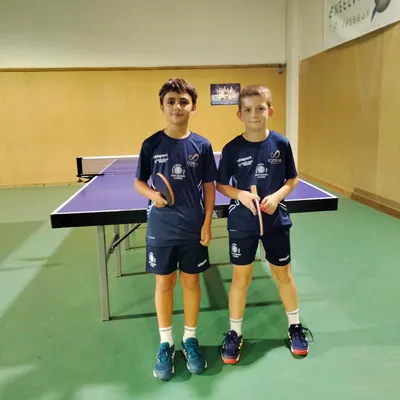 Centre omnisport de Lozère. Les deux plus jeunes élèves sont des...