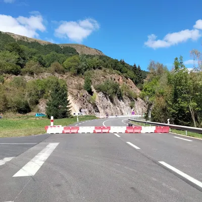 Cantal : la fermeture de la RN 122 continue de piéger les usagers