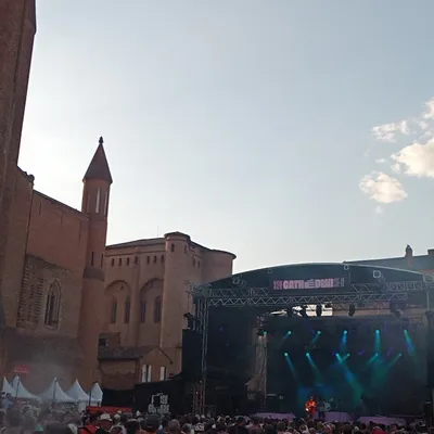 Gims et Magic system sur la scène de Pause Guitare