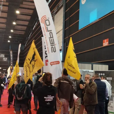 Au Sommet de l'élevage, la confédération paysanne continue la...