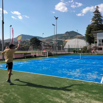 Millau adopte le tennis gazon synthétique