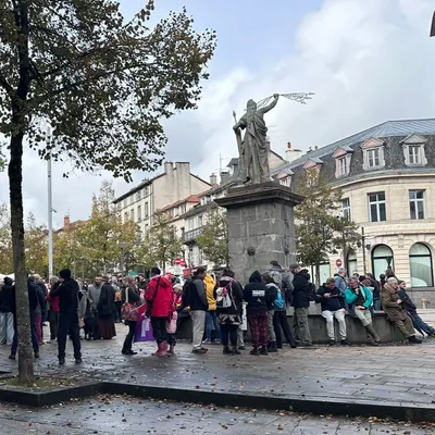 Manifestation du 24 octobre : tags roses, gardes à vue, péage...