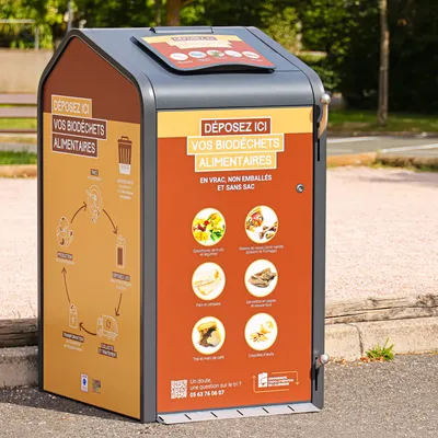 Millau (Aveyron) : distribution des sacs jaunes et orange