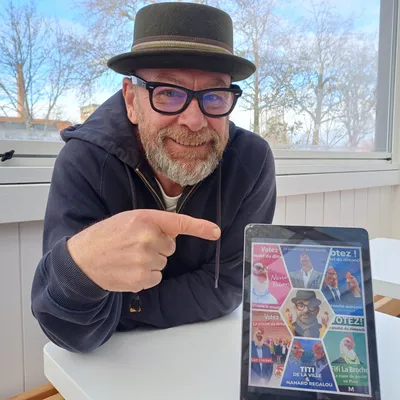 Municipales à Montauban : des affiches détournées en poulets