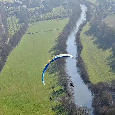 Un parapentiste coincé dans un arbre à 20 mètres du sol près de Cahors
