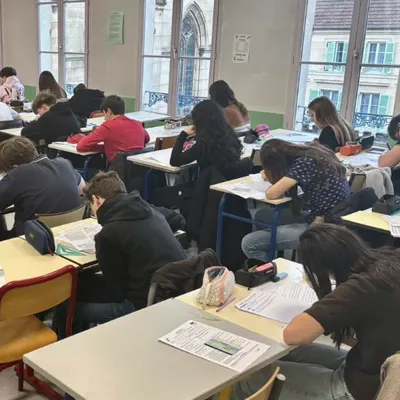 Brevet 2026 : Le ministre confirme le maintien des épreuves malgré...