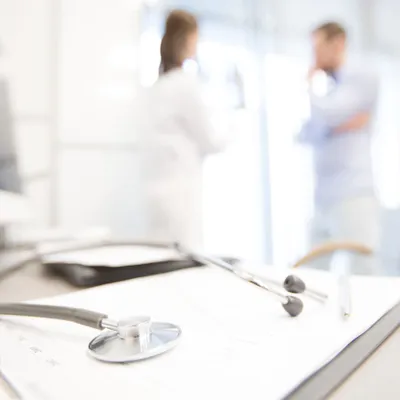 Arrêts de travail : la durée limitée à un mois pour la première...