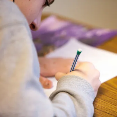 Blâme, interdiction d'examen, prison : ce que risquent les...