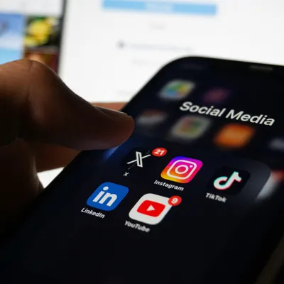 L’Assemblée dit oui à l’interdiction des réseaux sociaux pour les...