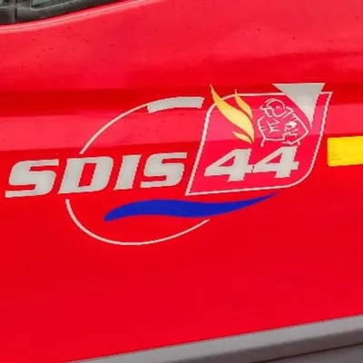 Un impressionnant incendie ravage la toiture d'une maison au nord...
